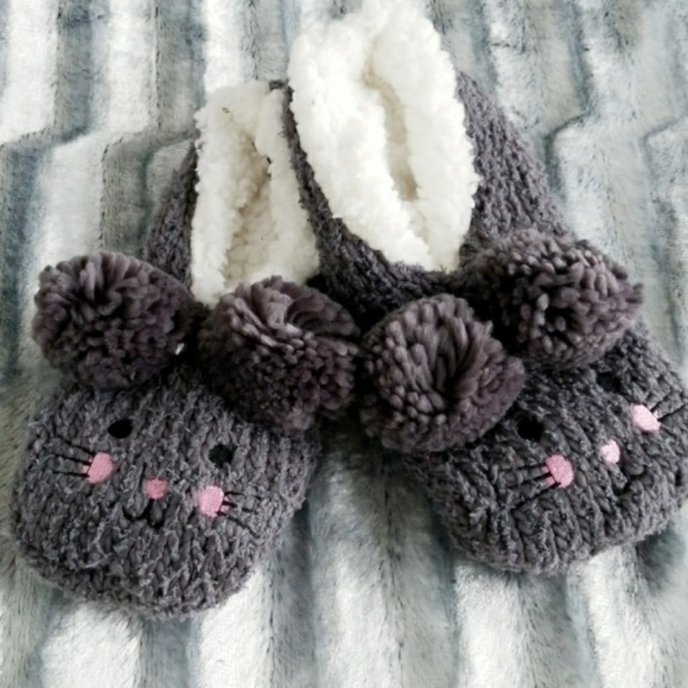 💋LAST DAY/2 LEFT💋CHARCOAL KNIT BUNNY SLIPPERS - Picture 4 of 4